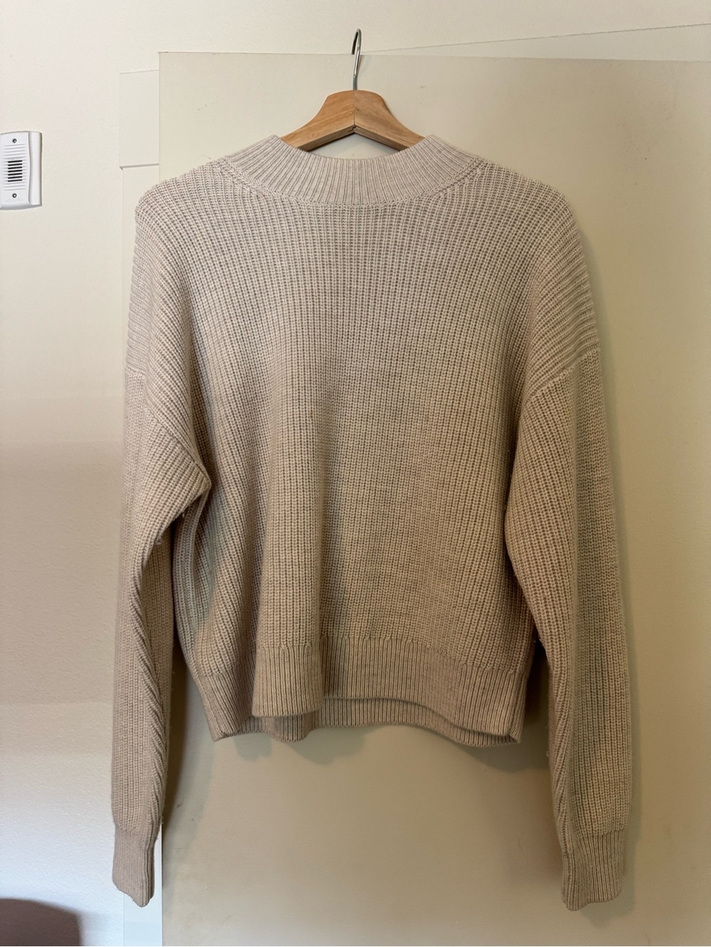 Wilfred Ribbed Crewneck Sweater in Beige